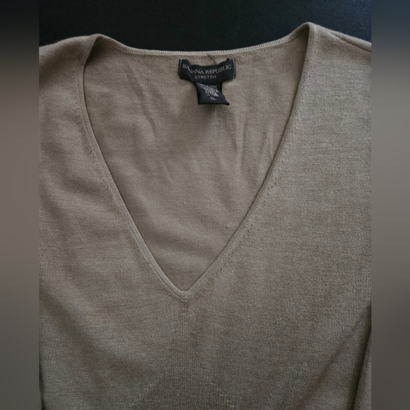 Banana Republic Silk Blend Tan Jersey - NWOT - Size XL - Picture 6 of 8